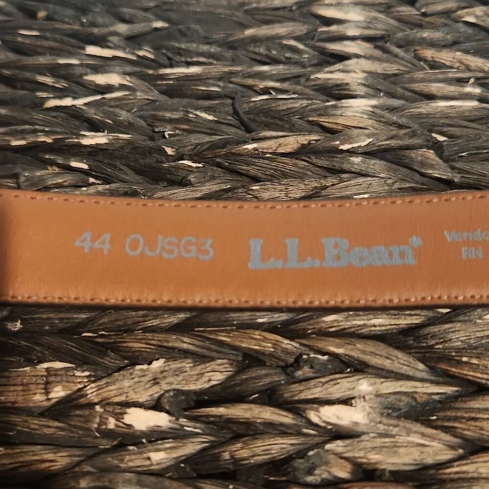Mens L.L. Bean Dark Brown Leather‎ Belt Brass Buckle, Size 44